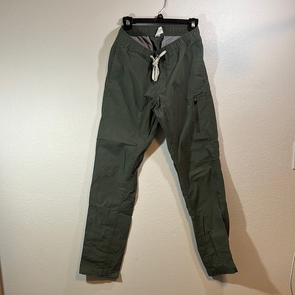 vuori green hike pants